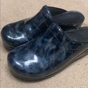 Women’s dansko clogs size 40